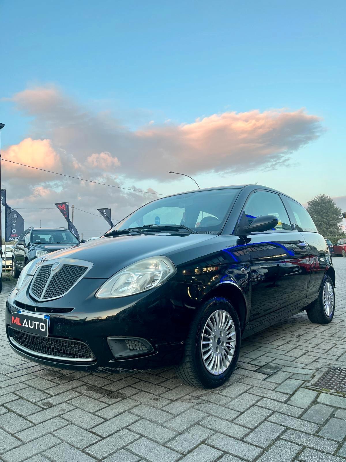 Lancia Ypsilon 1.2 Argento OK NEOPATENTATO