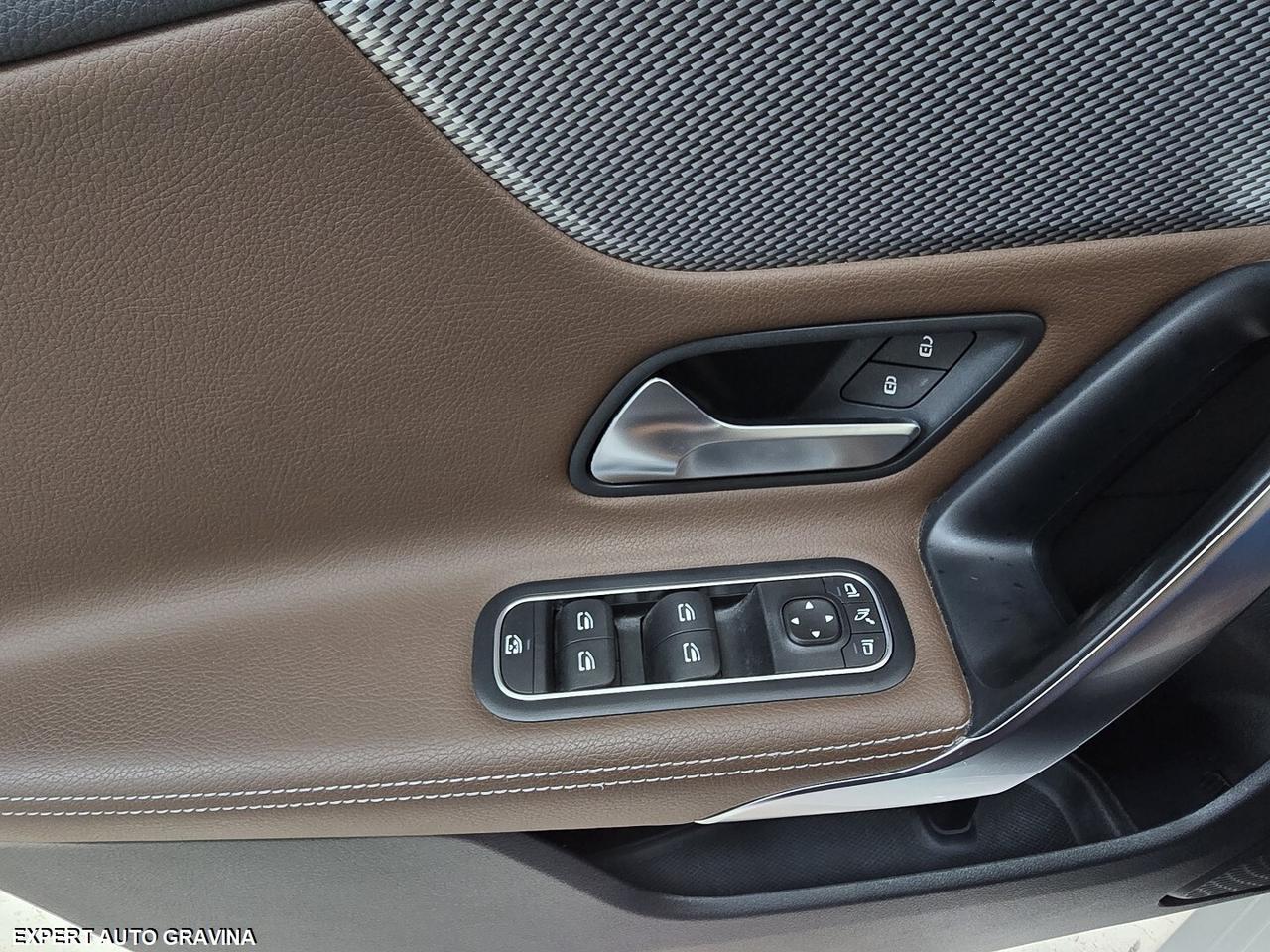 MERCEDES CLA180 SHOTING BRAKE TETTO APRIBILE