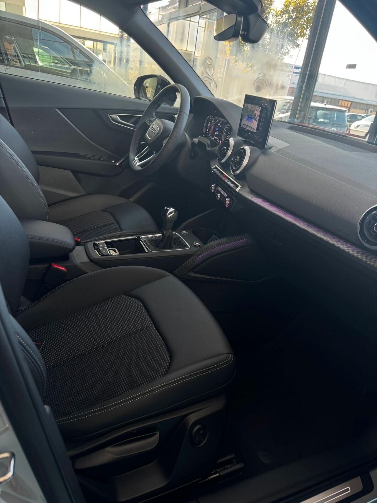 Audi Q2 35 TDI S tronic Identity Black