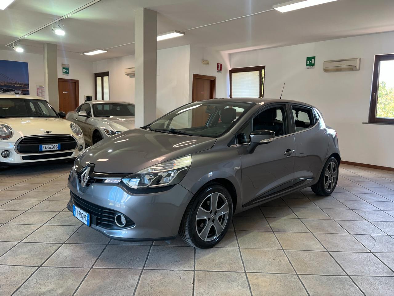 Renault Clio 1.2 75CV 5 porte COSTUME NATIONAL