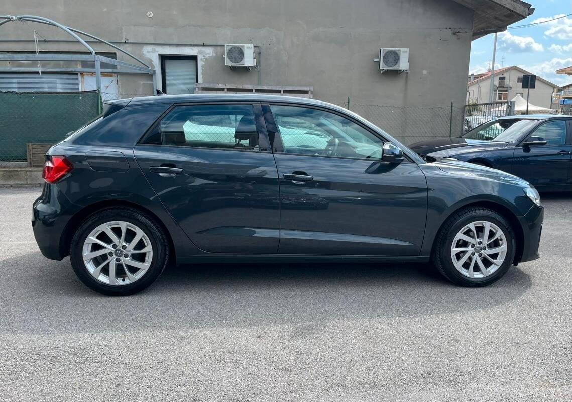 Audi A1 25 1.0 tfsi Admired