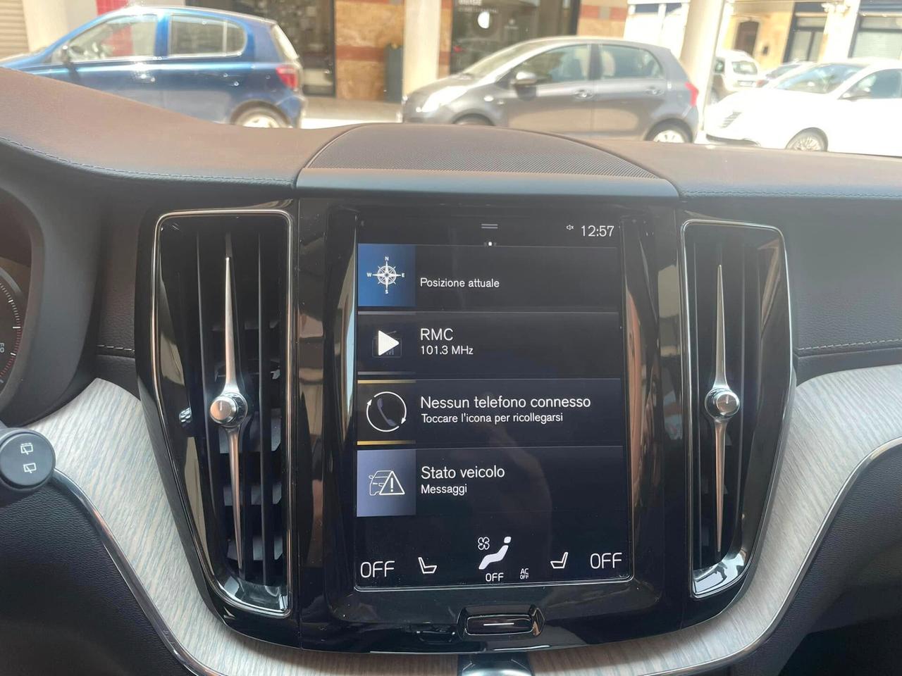 Volvo XC 60 XC60 D4 190cv AWD Inscription TETTO NAVY PELLE LED 19