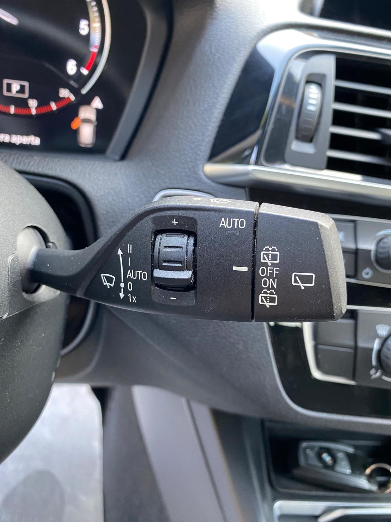 Bmw 116 116d 5p. Urban auto