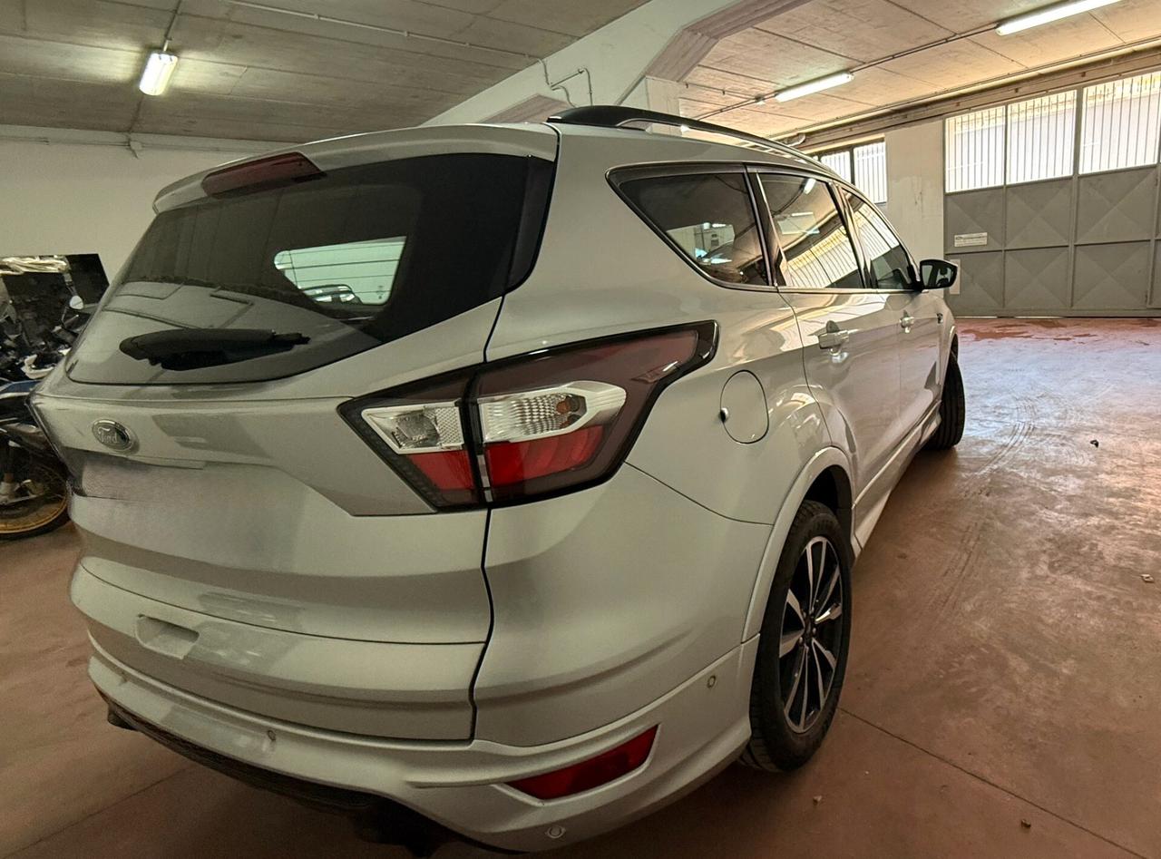 Ford Kuga 1.5 TDCI 120 CV S&S 2WD ST-Line