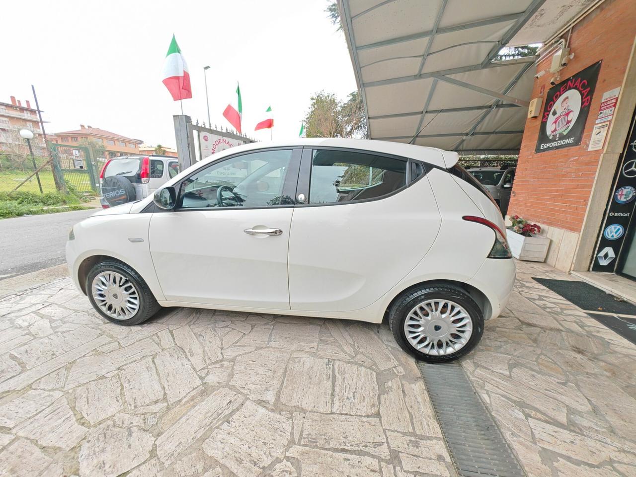 Lancia Ypsilon 1.2 69 CV 5 porte GPL Ecochic Silver OK NEOPATENTATI