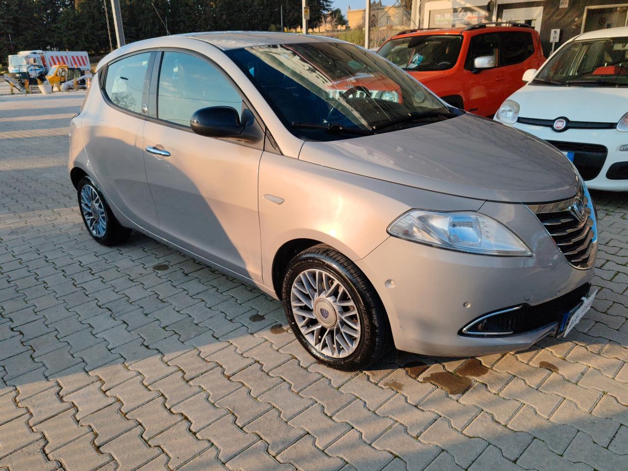 Lancia Ypsilon 1.2 BENZINA GPL