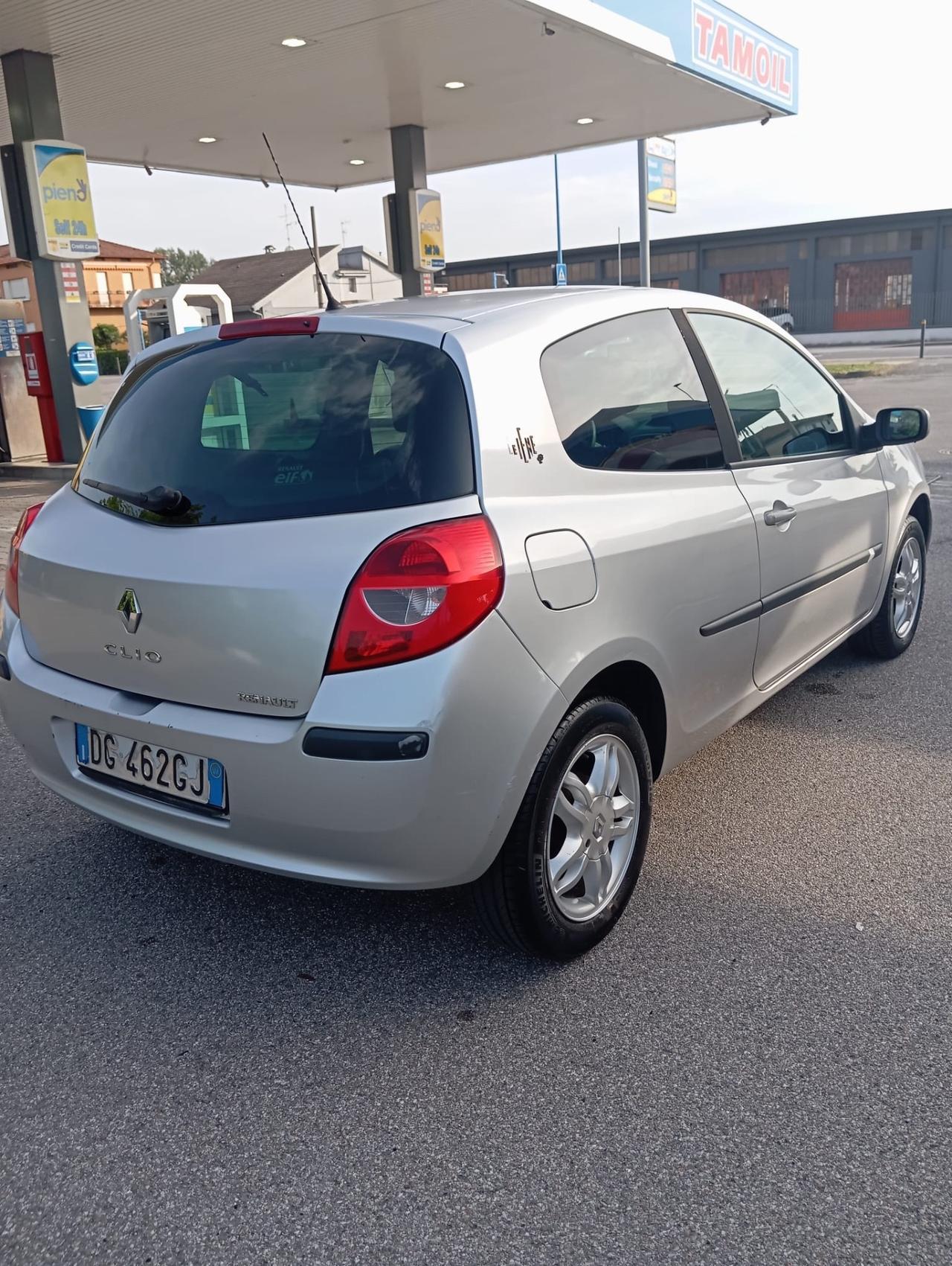 Renault Clio 1.2 16V 3 porte Luxe
