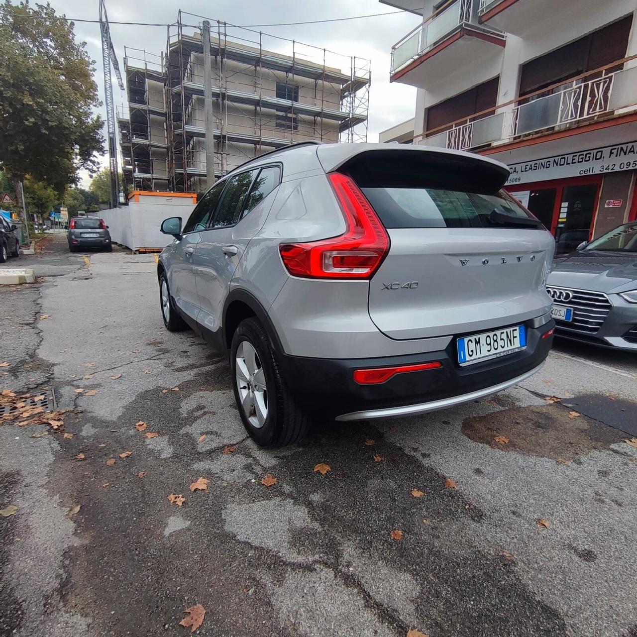 Volvo XC40 B3 automatico Core Pack tagliandi