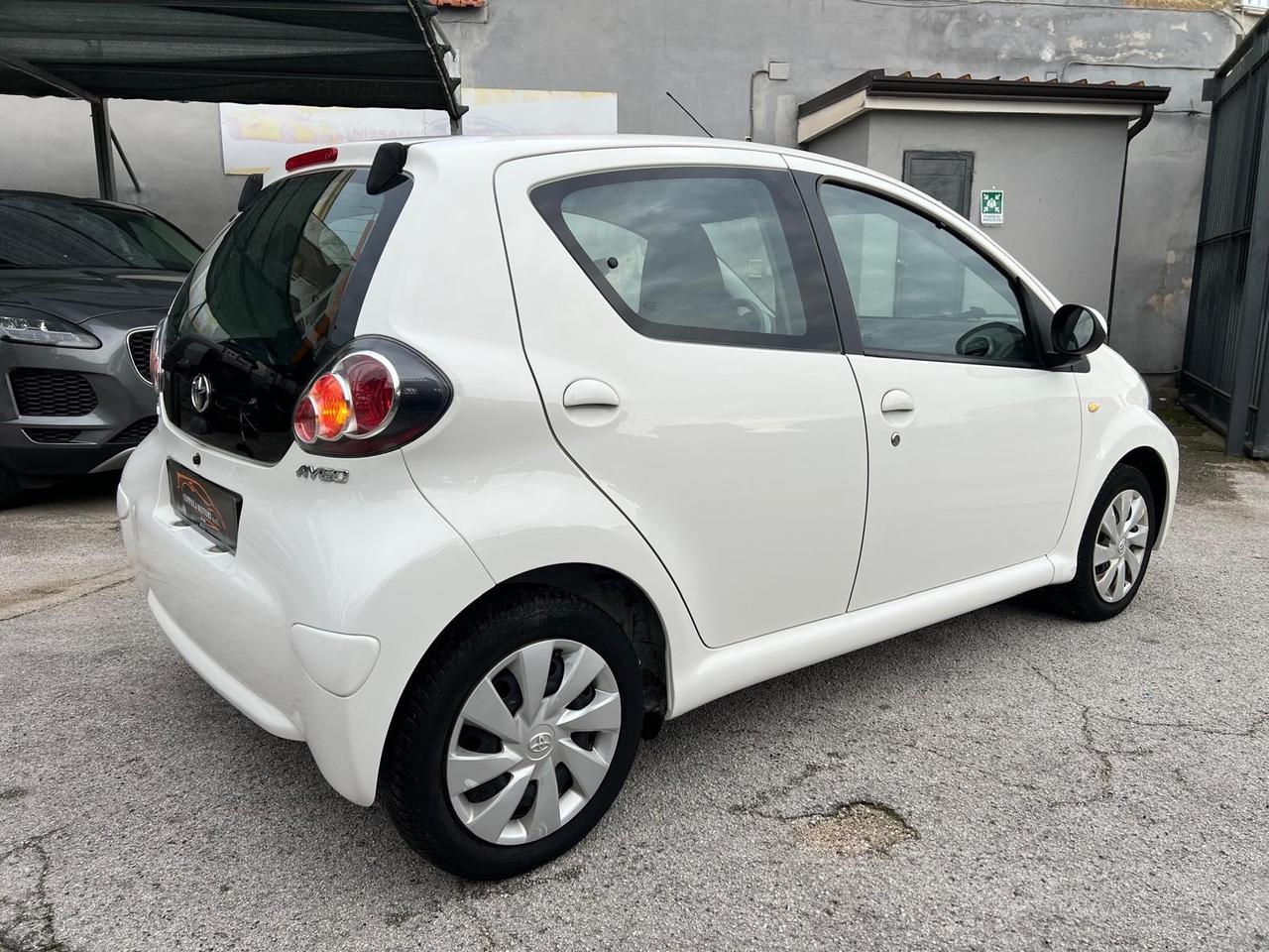 Toyota Aygo Aygo 5p 1.0 Active connect Clima/Navi/Bluetooth