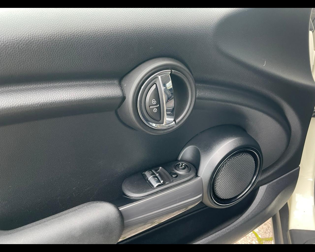 MINI Mini 4ª serie (F56) - Mini 1.5 One 75 CV