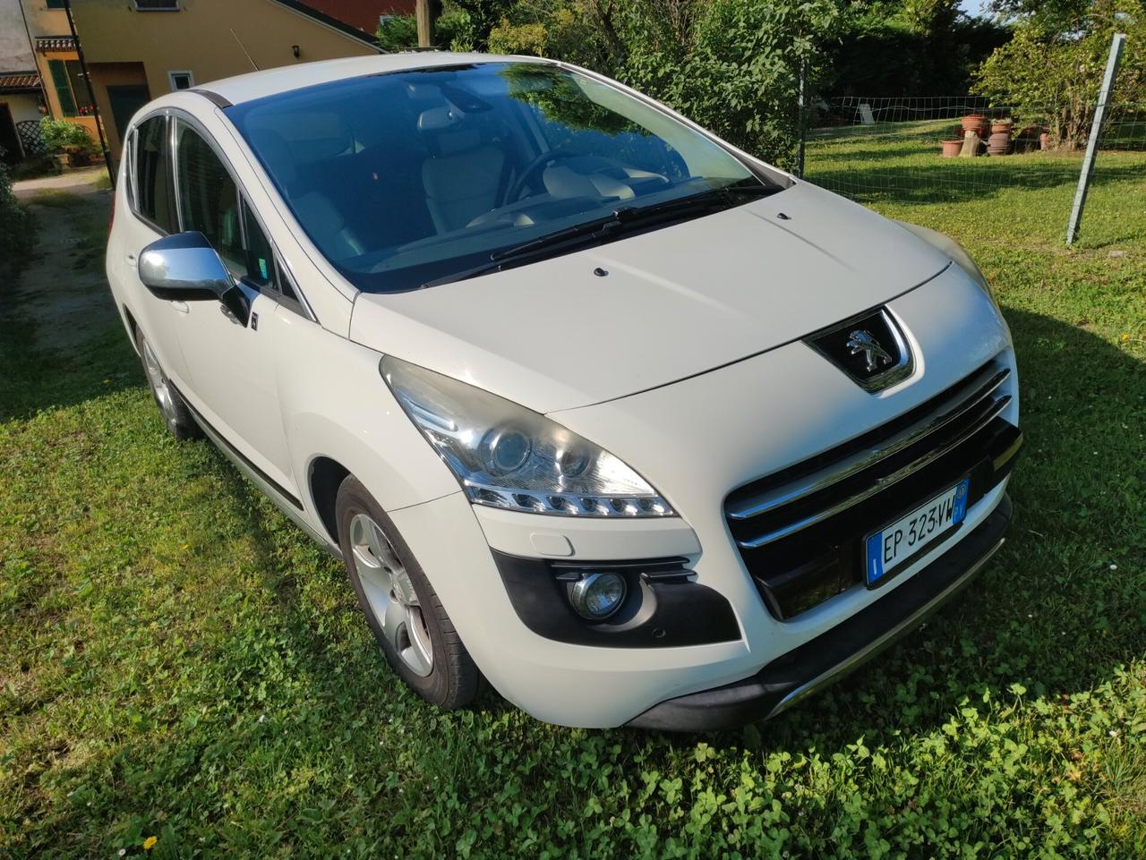 Peugeot 3008 HYbrid4