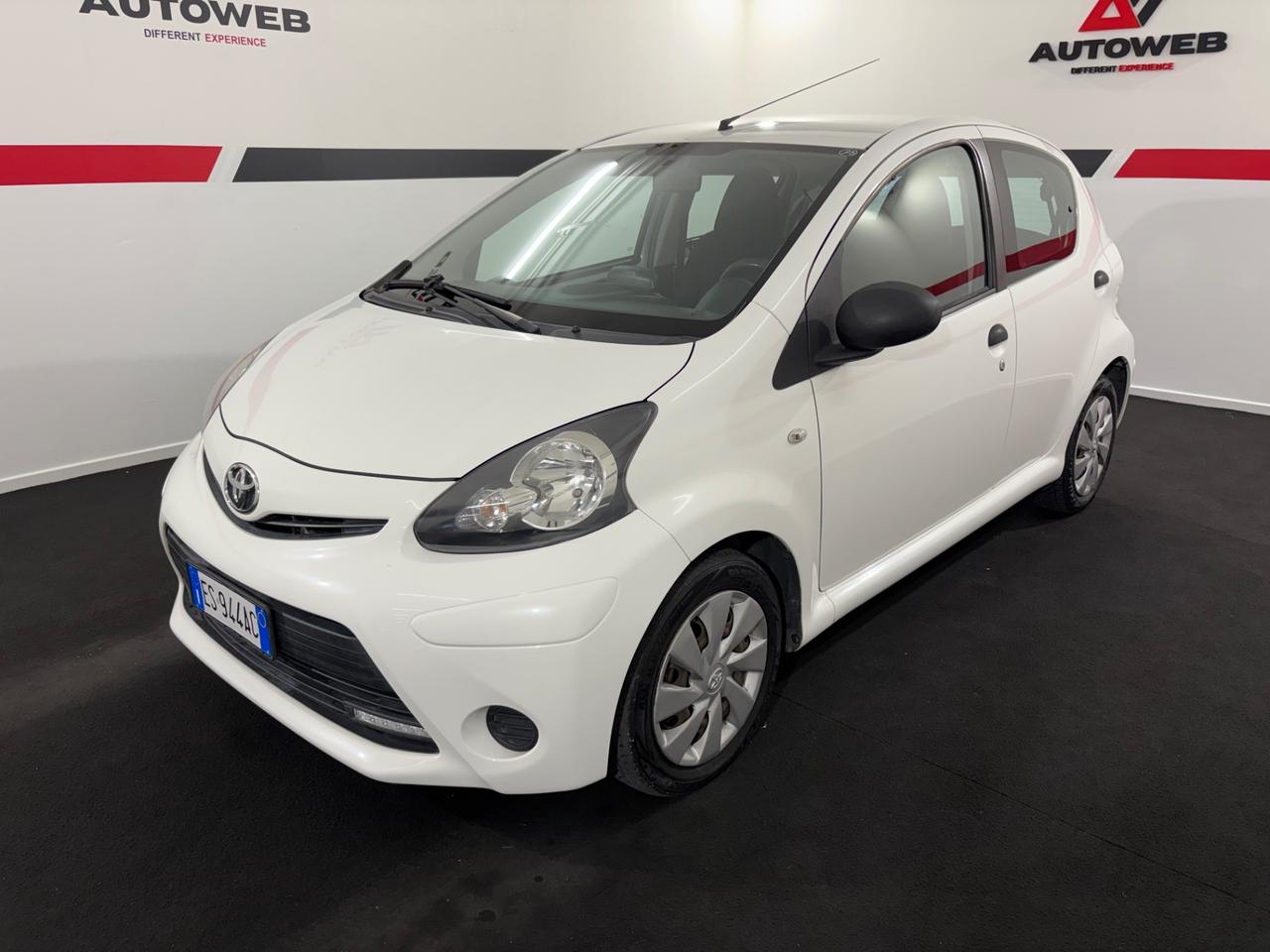 Toyota Aygo 1.0 12V VVT-i 5 porte Lounge Connect