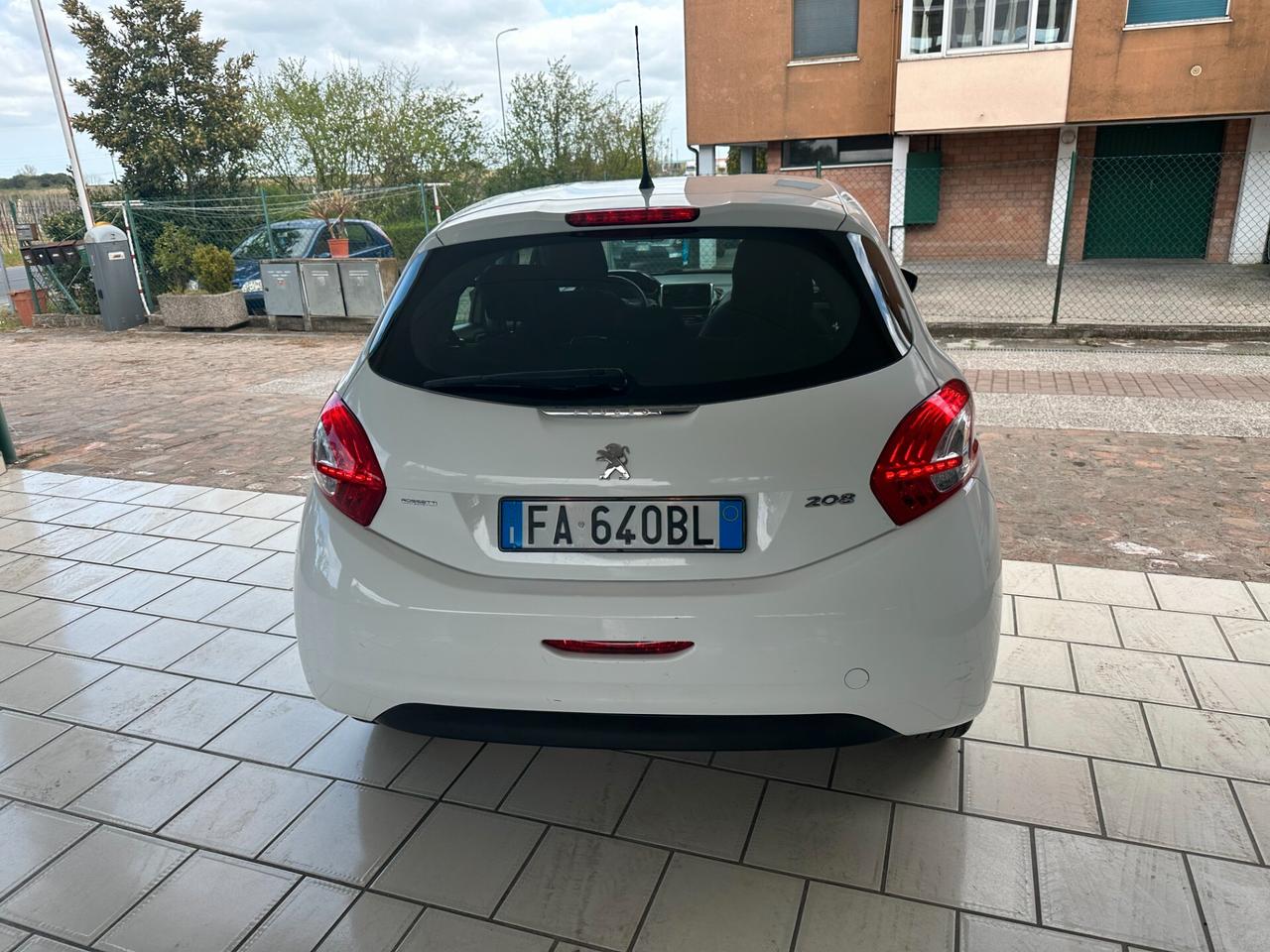 Peugeot 208 1.4 GPL