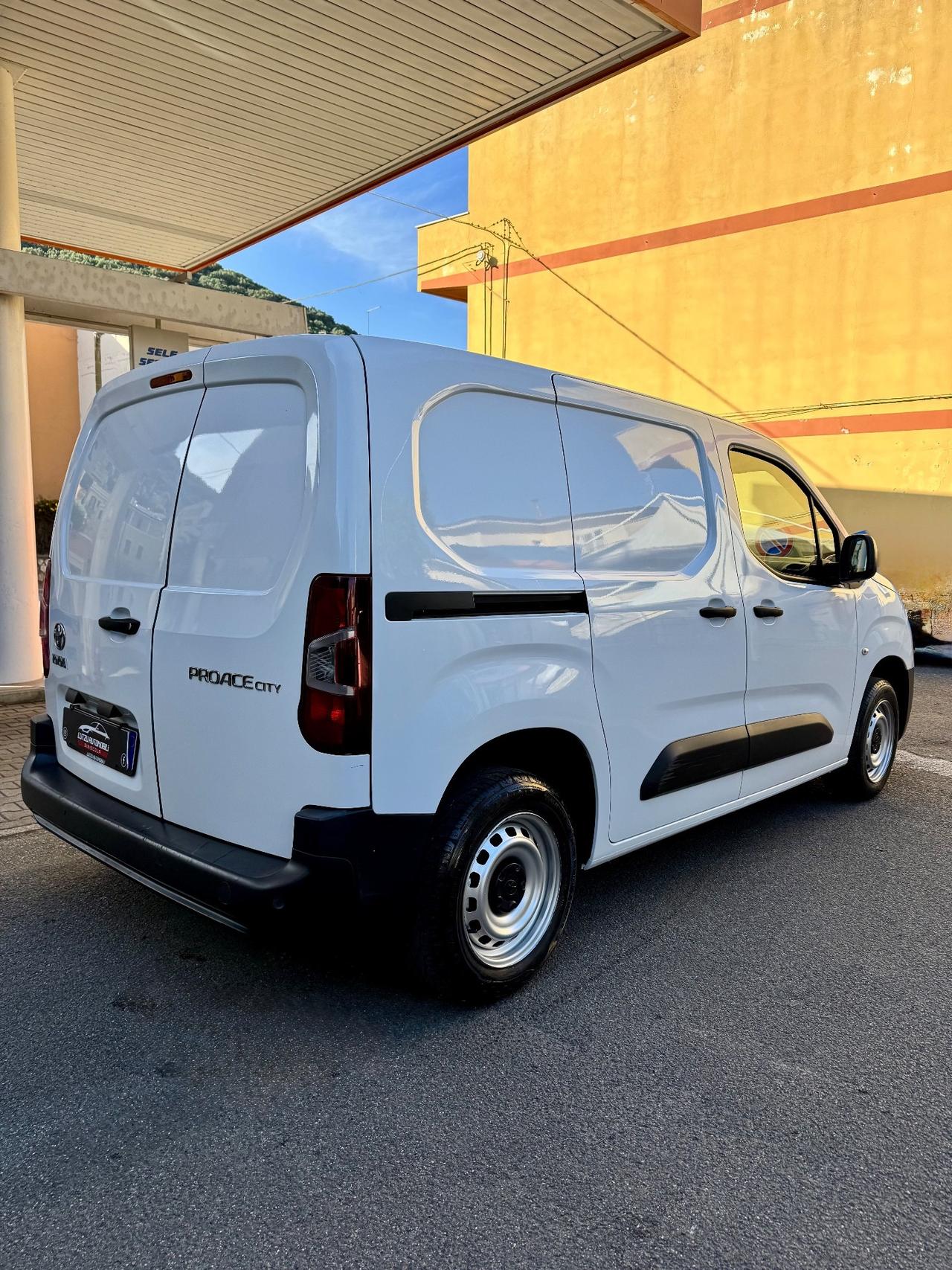 Toyota Proace City 1.5D 100cv L1 D IVA ESPOSTA