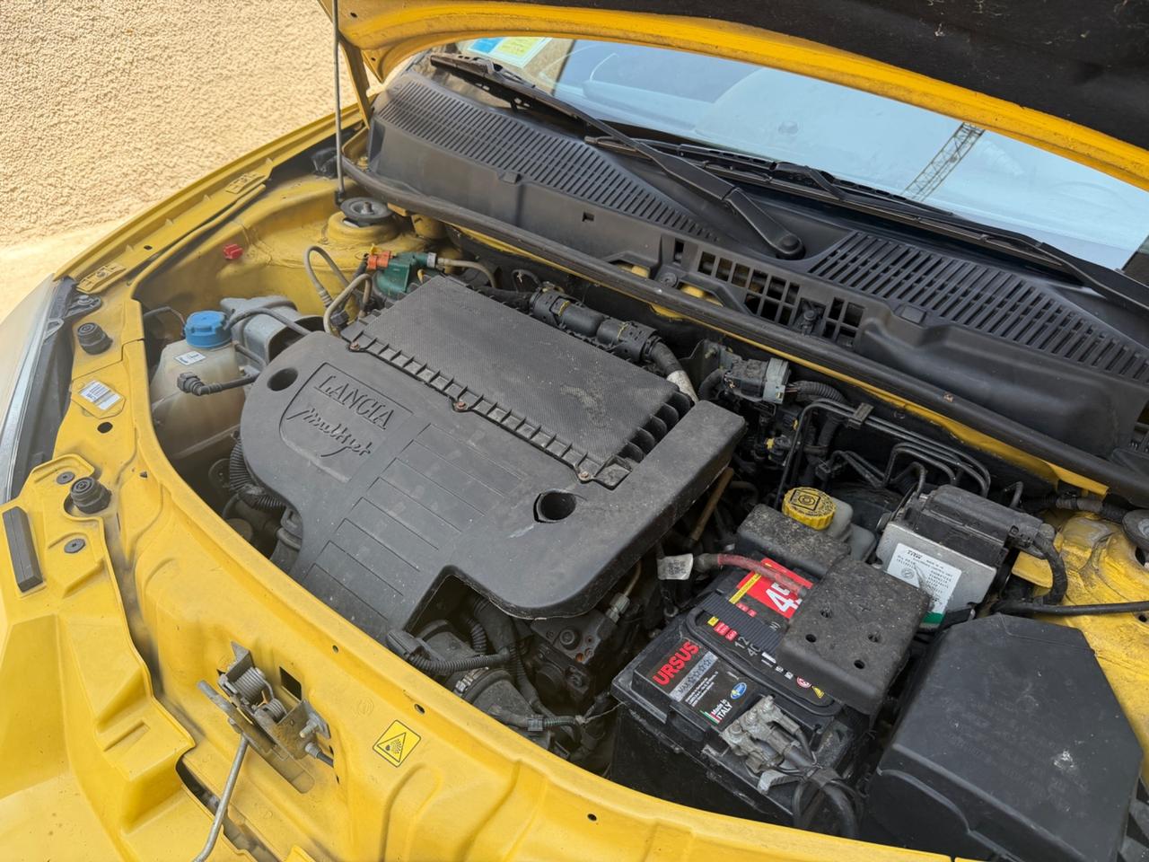 LANCIA YPSILON 1.3MTJ MOMO-DISING BICOLORE