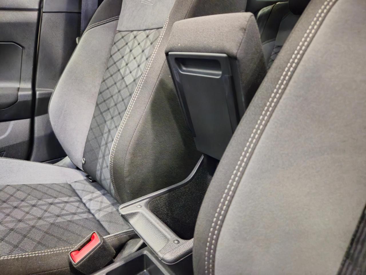 Volkswagen Taigo 1.0 tsi R-Line 110cv - ACC/Lim - Cam - Carplay - Tetto