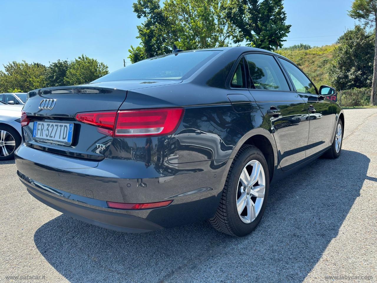 AUDI A4 2.0 TDI 150CV S tronic S line edition