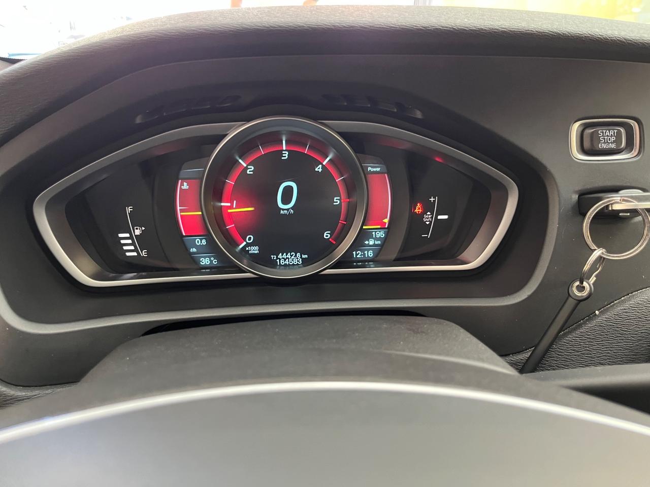 Volvo V40 D2 1.6 R-design Momentum