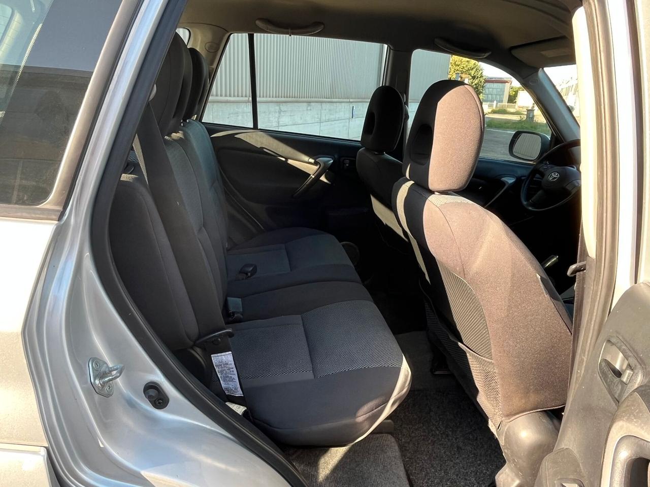 Toyota RAV 4 RAV4 2.0 Tdi D-4D cat 5 porte Sol