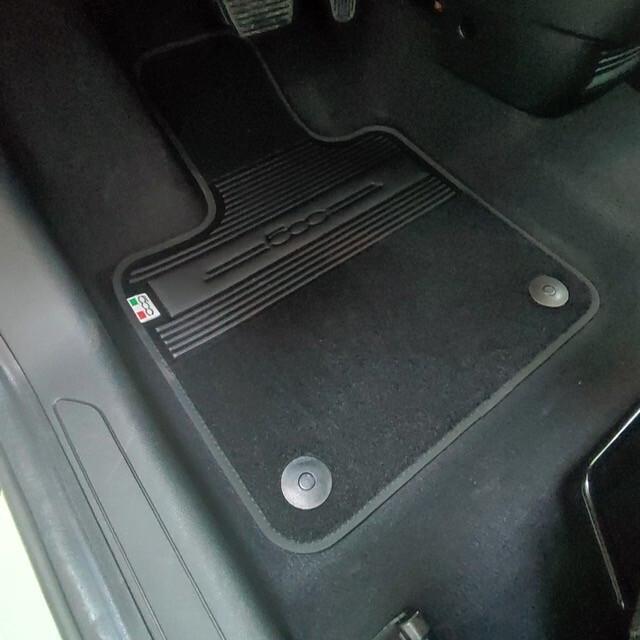 Nuova Fiat 500 Hatchback/ Nuova Km0