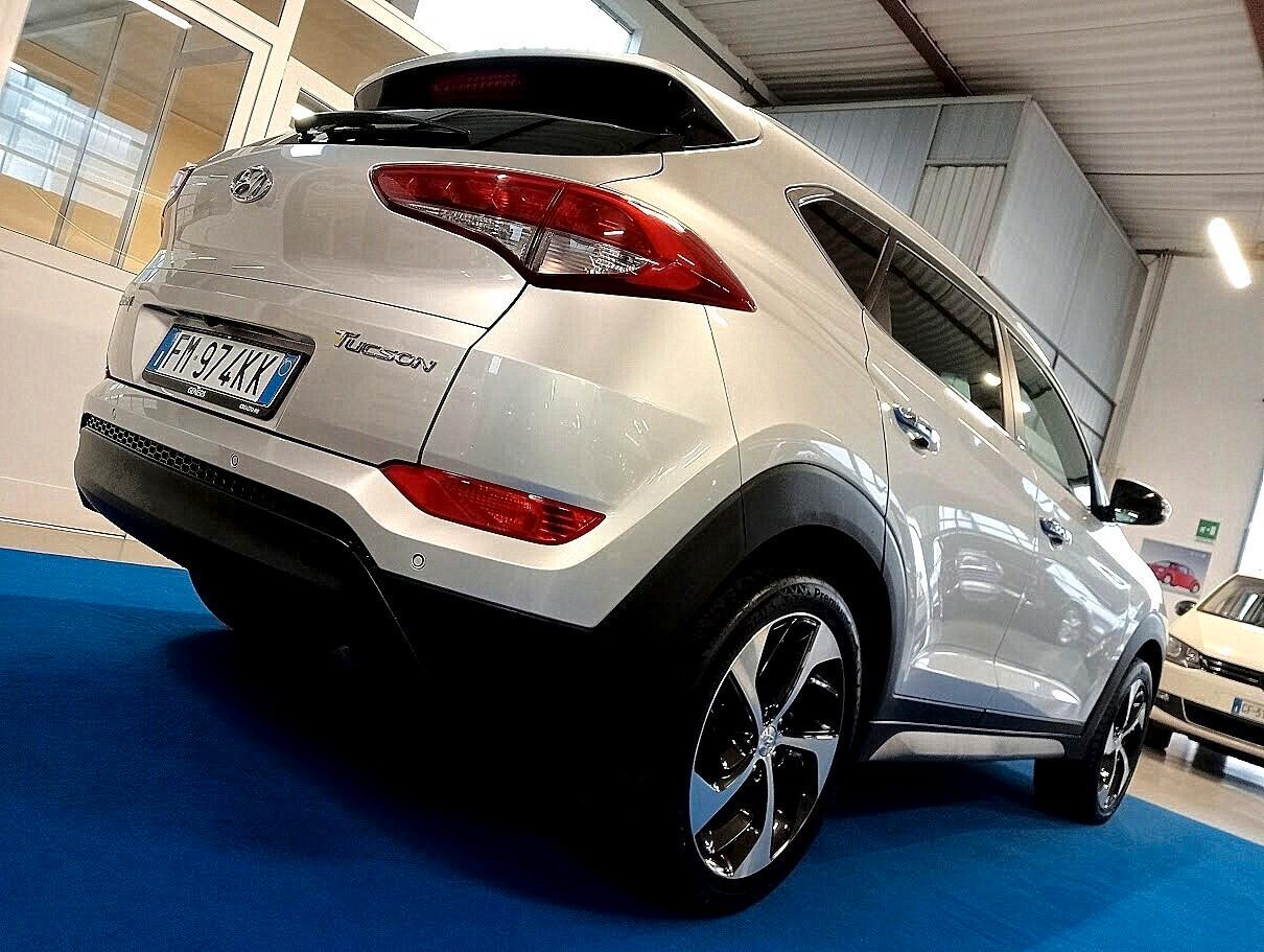 Hyundai TUCSON 1.7 CRDI XPOSSIBLE 19" CAMERA *CAMBIO NUOVO*
