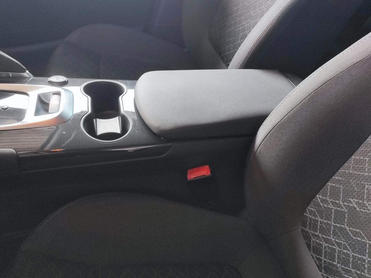 Peugeot 3008 1.6 HDi 115CV Business