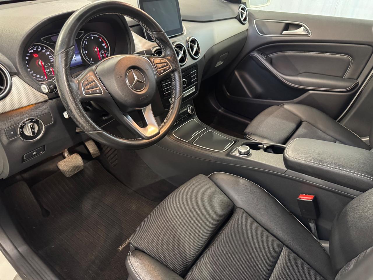 Mercedes-benz B 200 d Automatic Premium