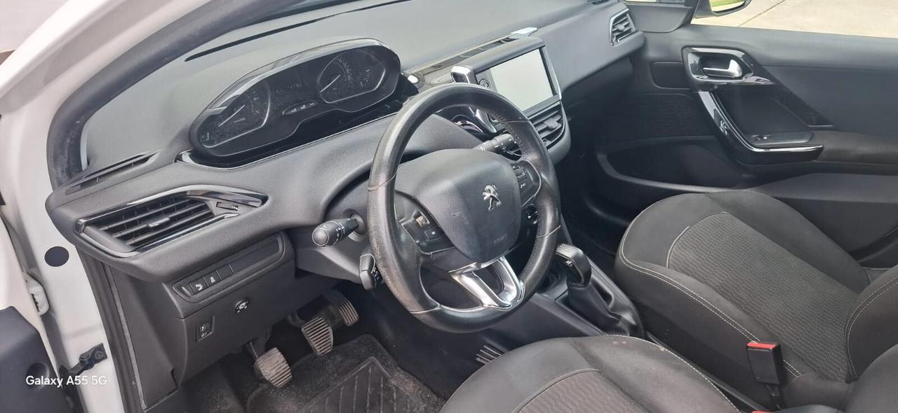 Peugeot 208 PureTech 82 5p. GPL Allure