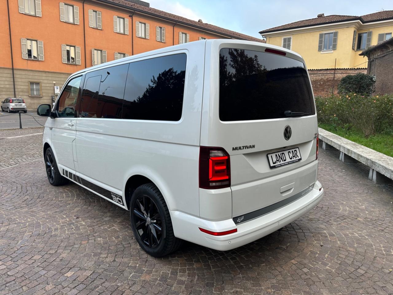 Volkswagen Multivan 2.0 TDI 204CV DSG Highline 30 Edition 2 ANNI GARANZIA