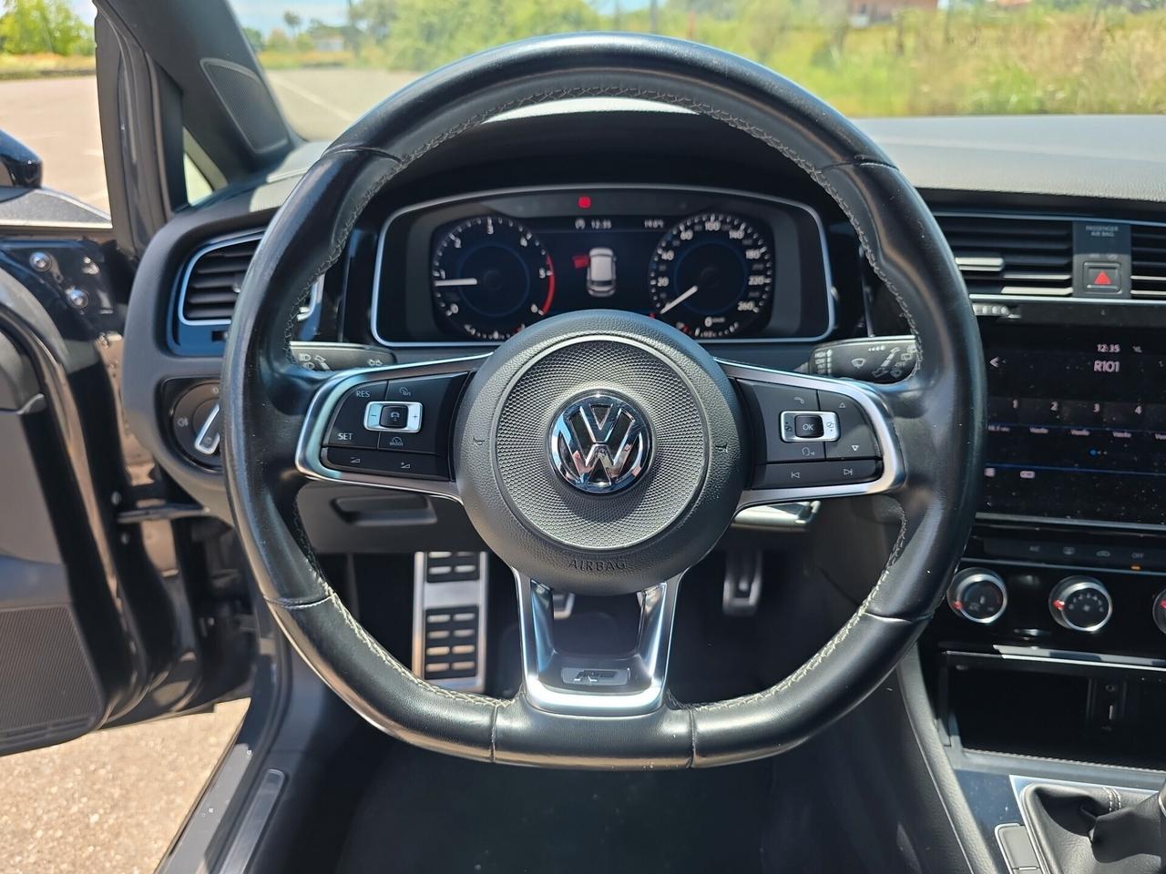 Volkswagen Golf 7.5 R-Line 1.6tdi VIRTUAL FARI LED