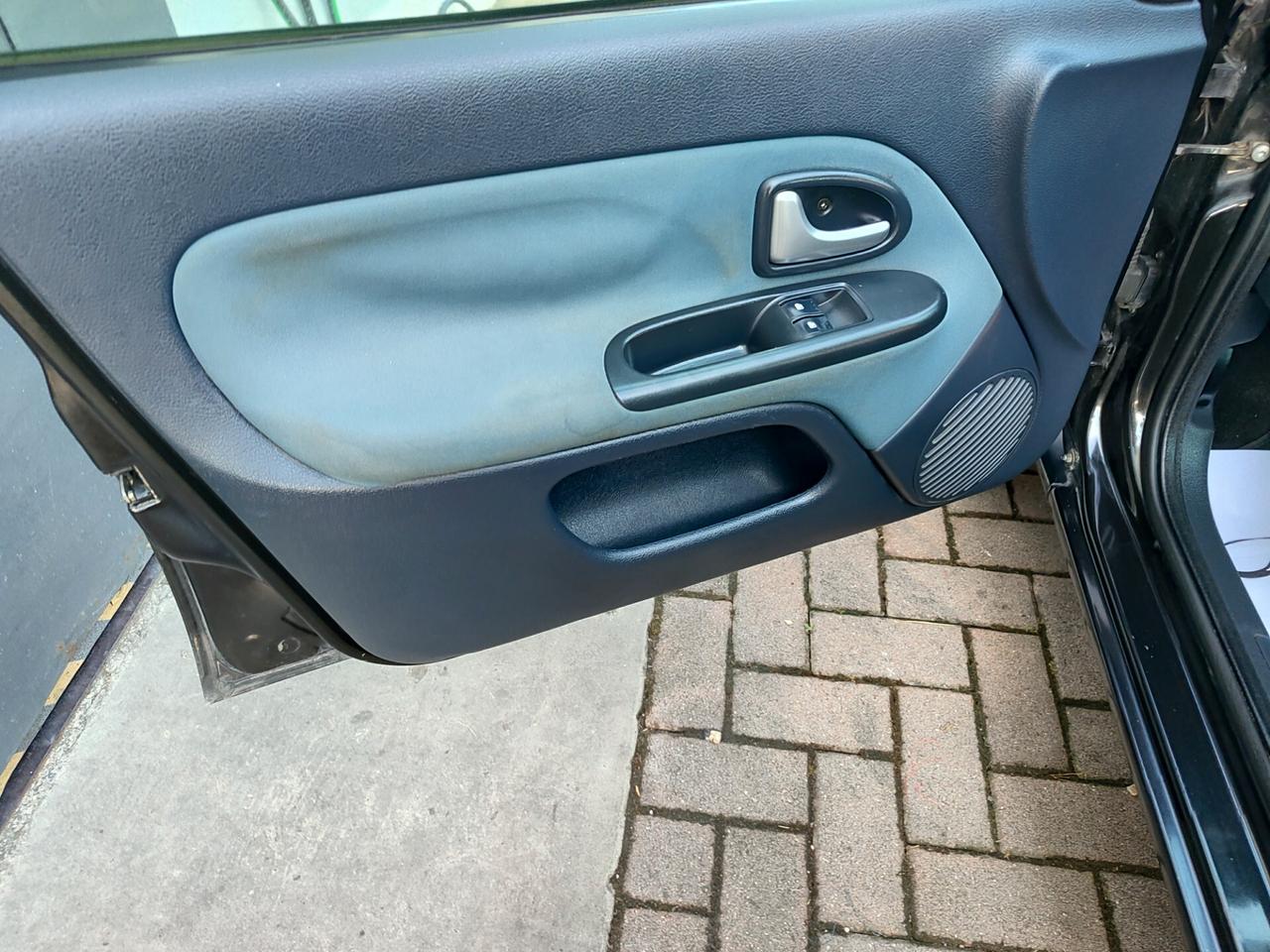 Renault Clio 1.2 cat 5 porte Confort Authentique