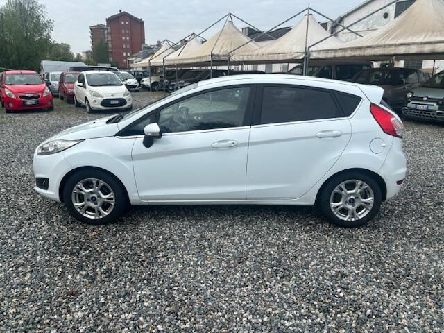 Ford Fiesta 1.5 TDCi 75CV 5 porte Black & White Edition