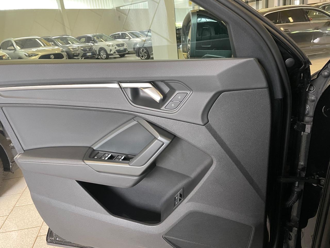 Audi Q3 Sportback 45 TFSI e S tronic Line Black Tetto