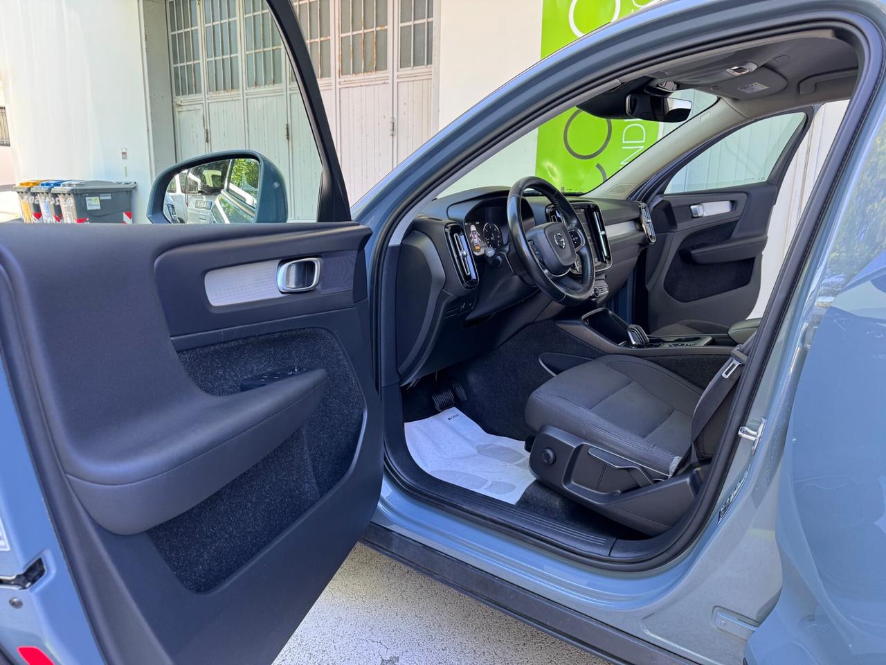 Volvo XC40 2.0 d3 Momentum AWD Auto GARANZIA24MESI