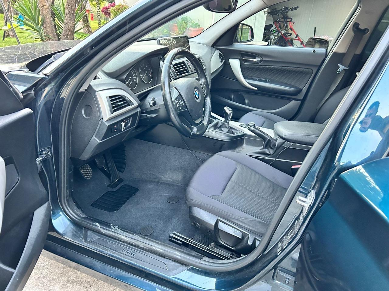 Bmw 116 116d 5p. Unique