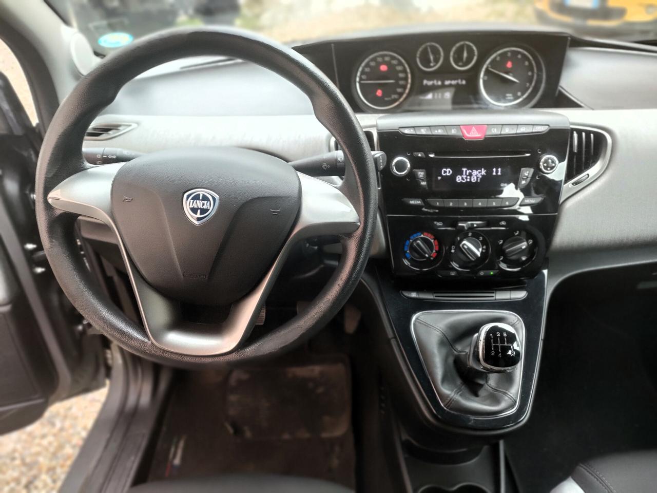 Lancia Ypsilon 0.9 TwinAir 85CV Ecochic Gold