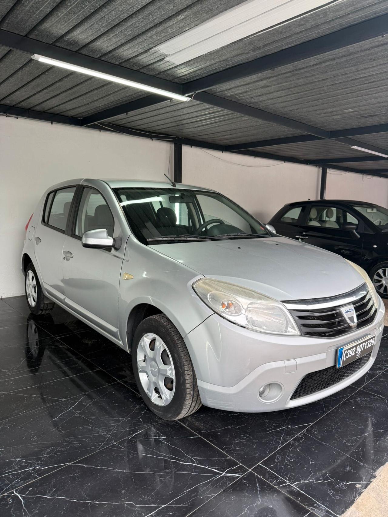 Dacia Sandero 1.2 16V Lauréate