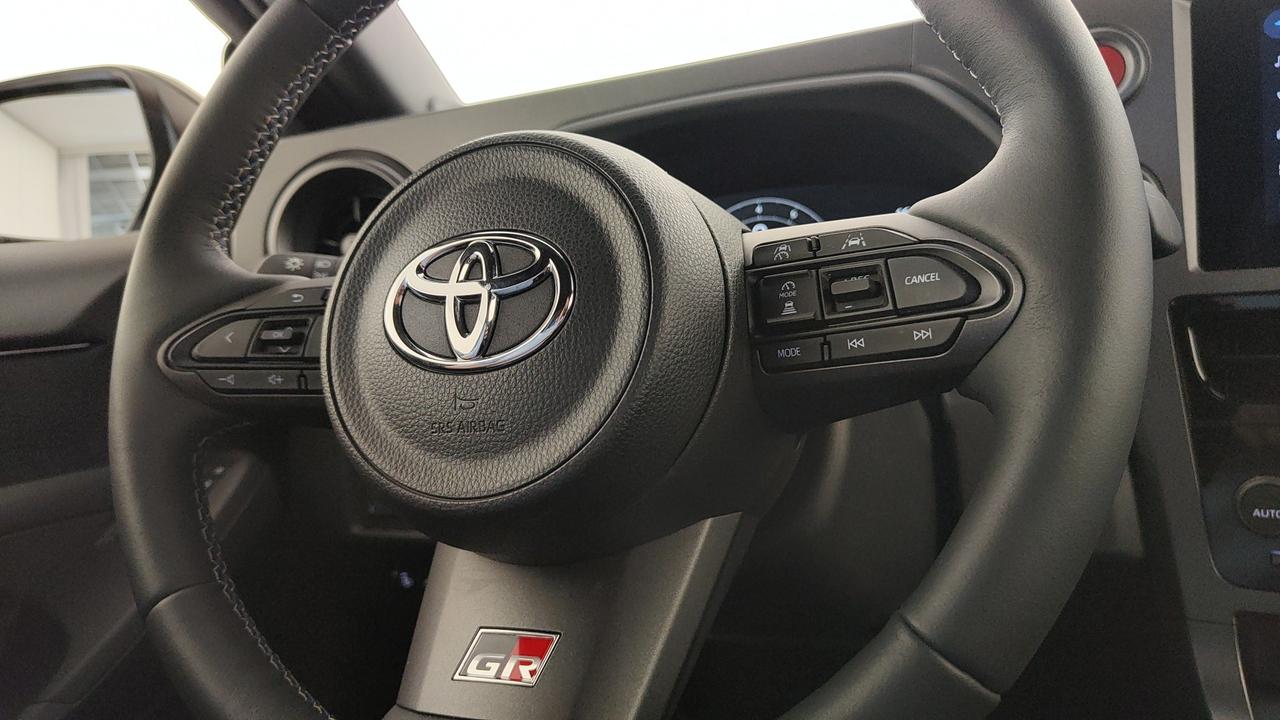 TOYOTA GR Yaris 1.6 Rovanpera Special Edition imt-6