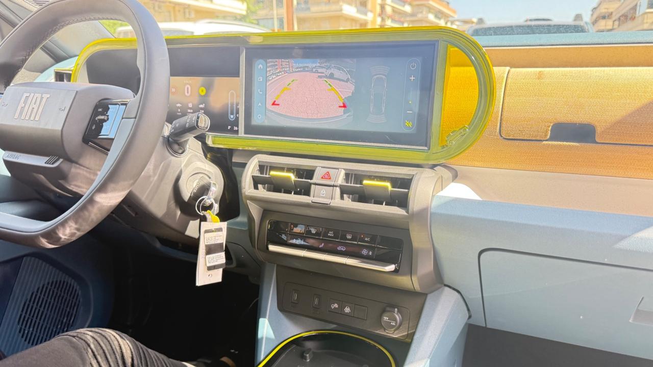 Fiat Grande Panda 1.2 Hybrid 110 CV S&S La Prima LED NAVI KAMERA PDC BLUETOOTH CERCHI 17