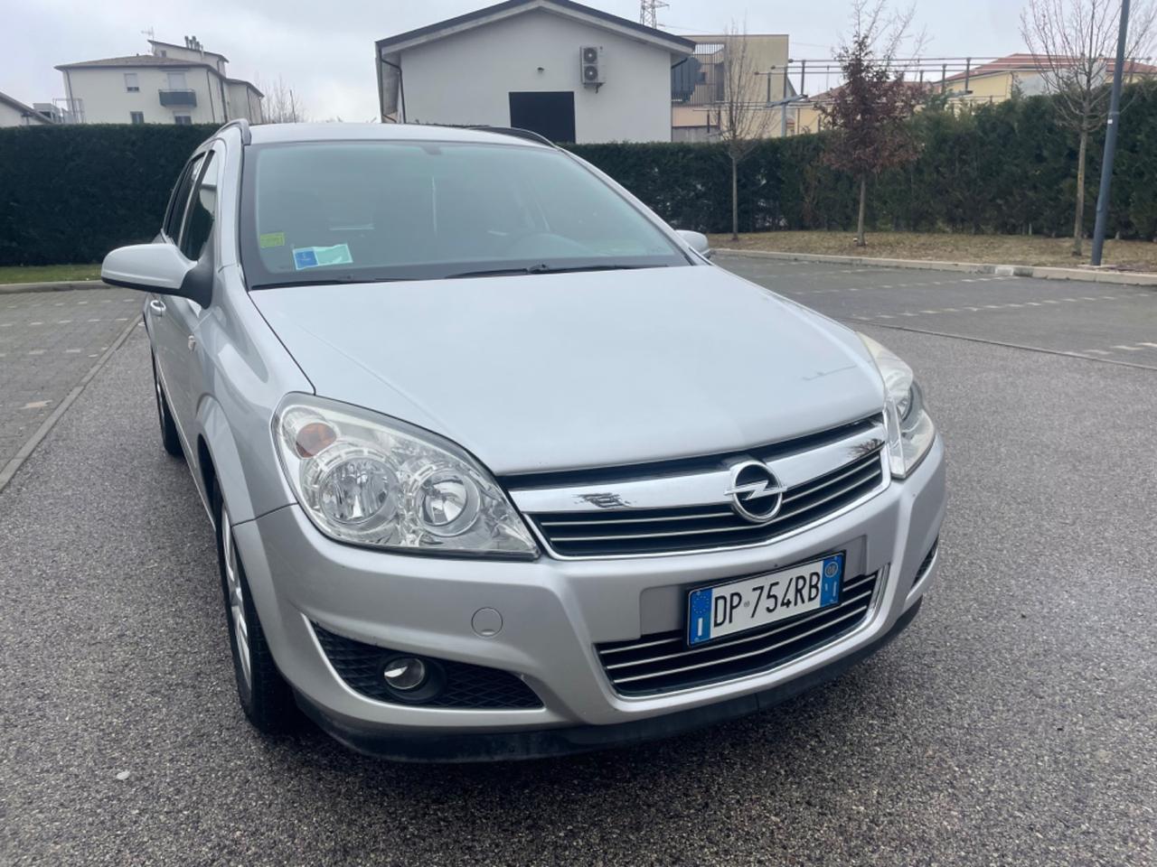 Opel Astra 1.7 CDTI del 2008 ok per neo patt