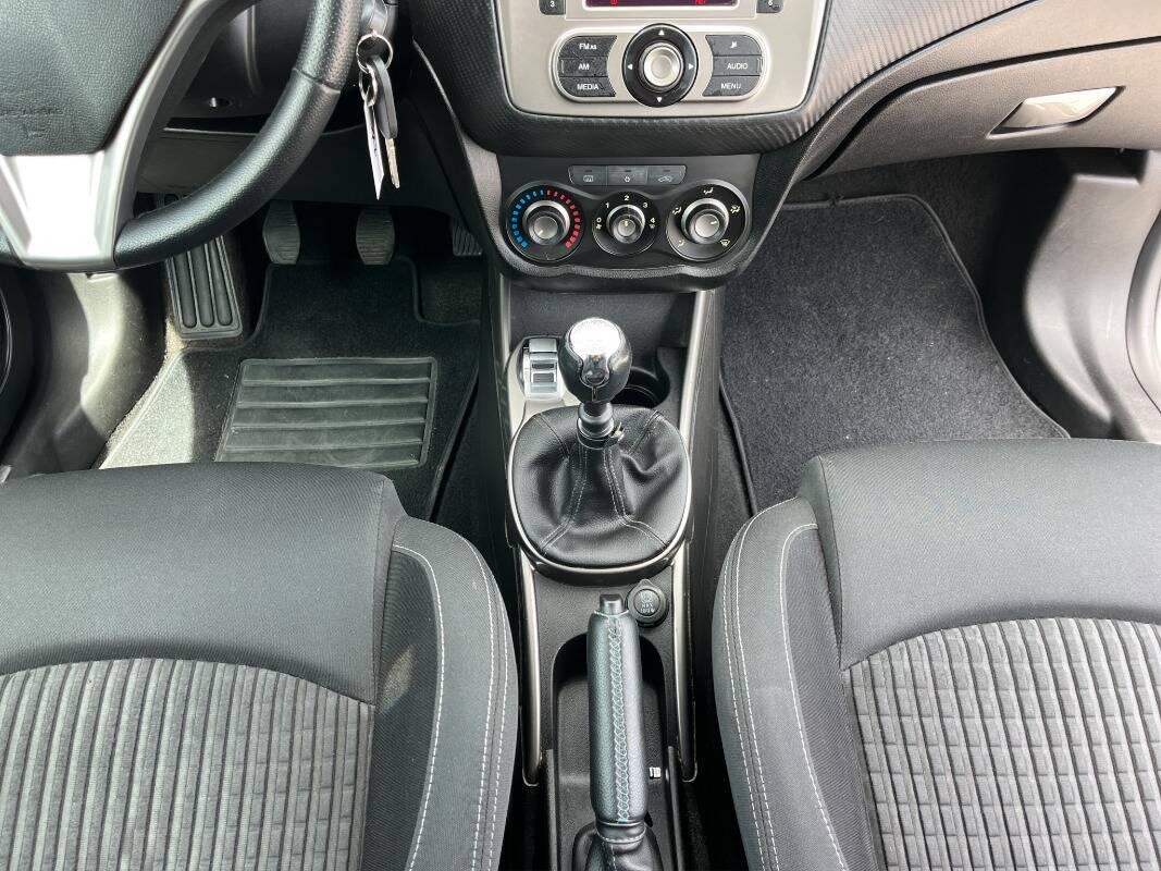 Alfa Romeo MiTo 1.4 m.air Distinctive 105cv - GPL