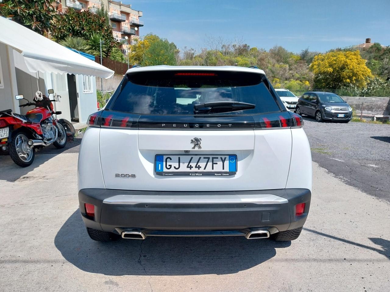 PEUGEOT 2008 1.2 BENZINA 30.000 KM ALLURE 2022