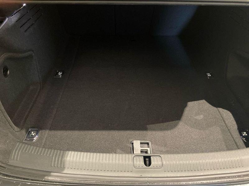 Audi A4 40 TDI quattro S tronic S line edition