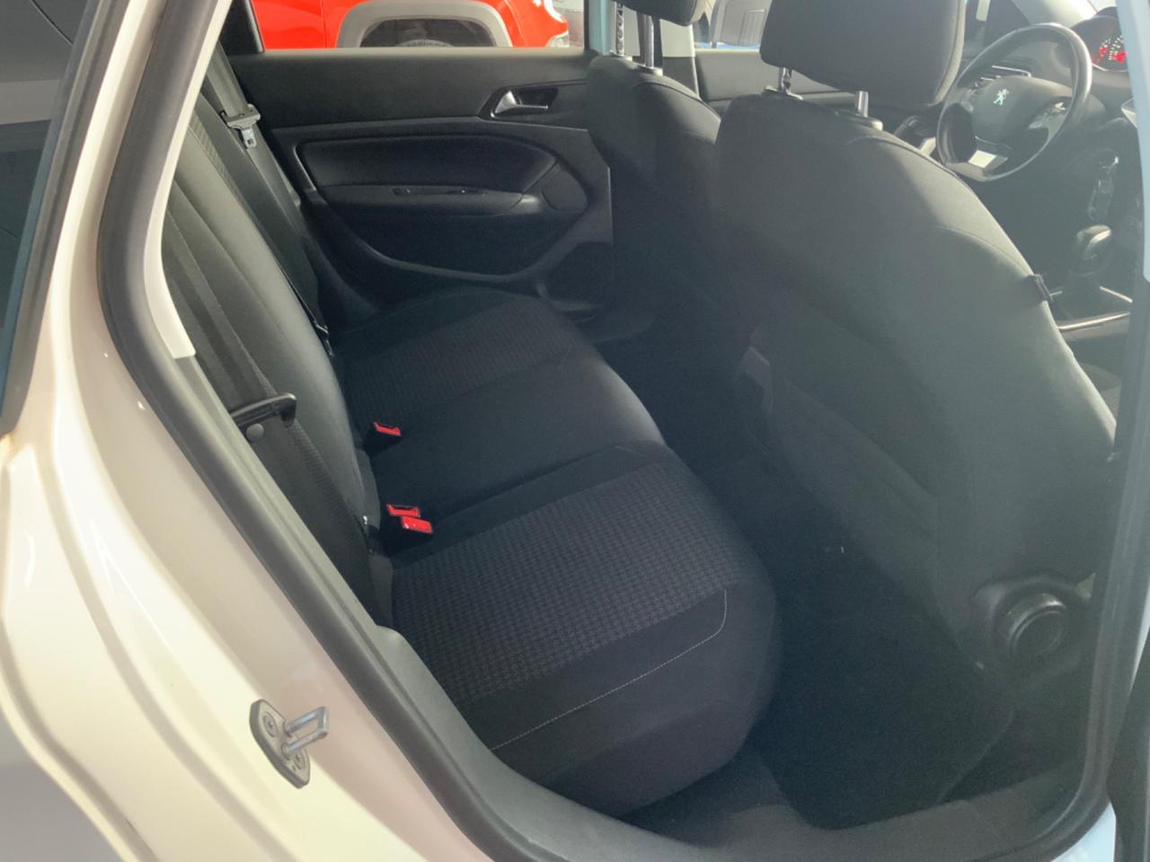 Peugeot 308 BlueHDi 100 S&S SW Active