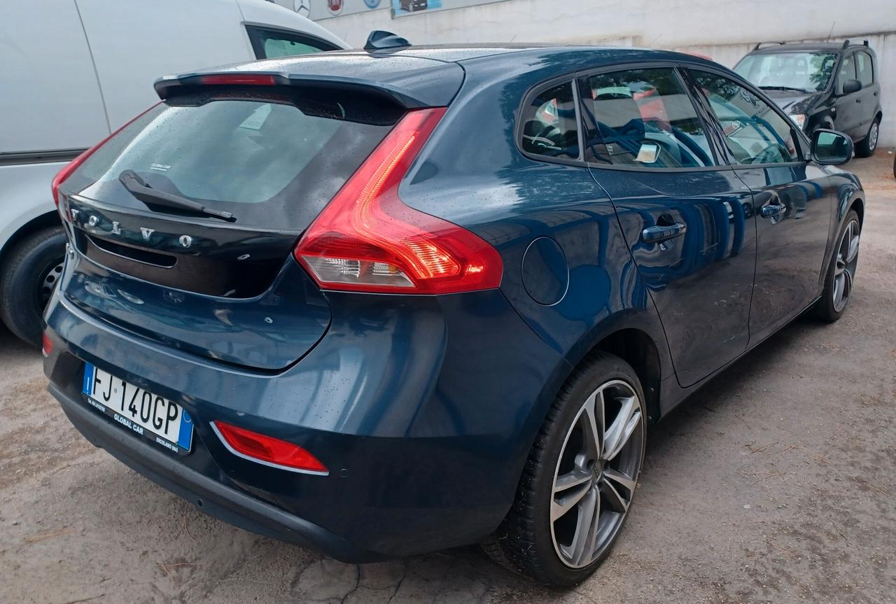 Volvo V40 D3 Geartronic Momentum ANNO 2017