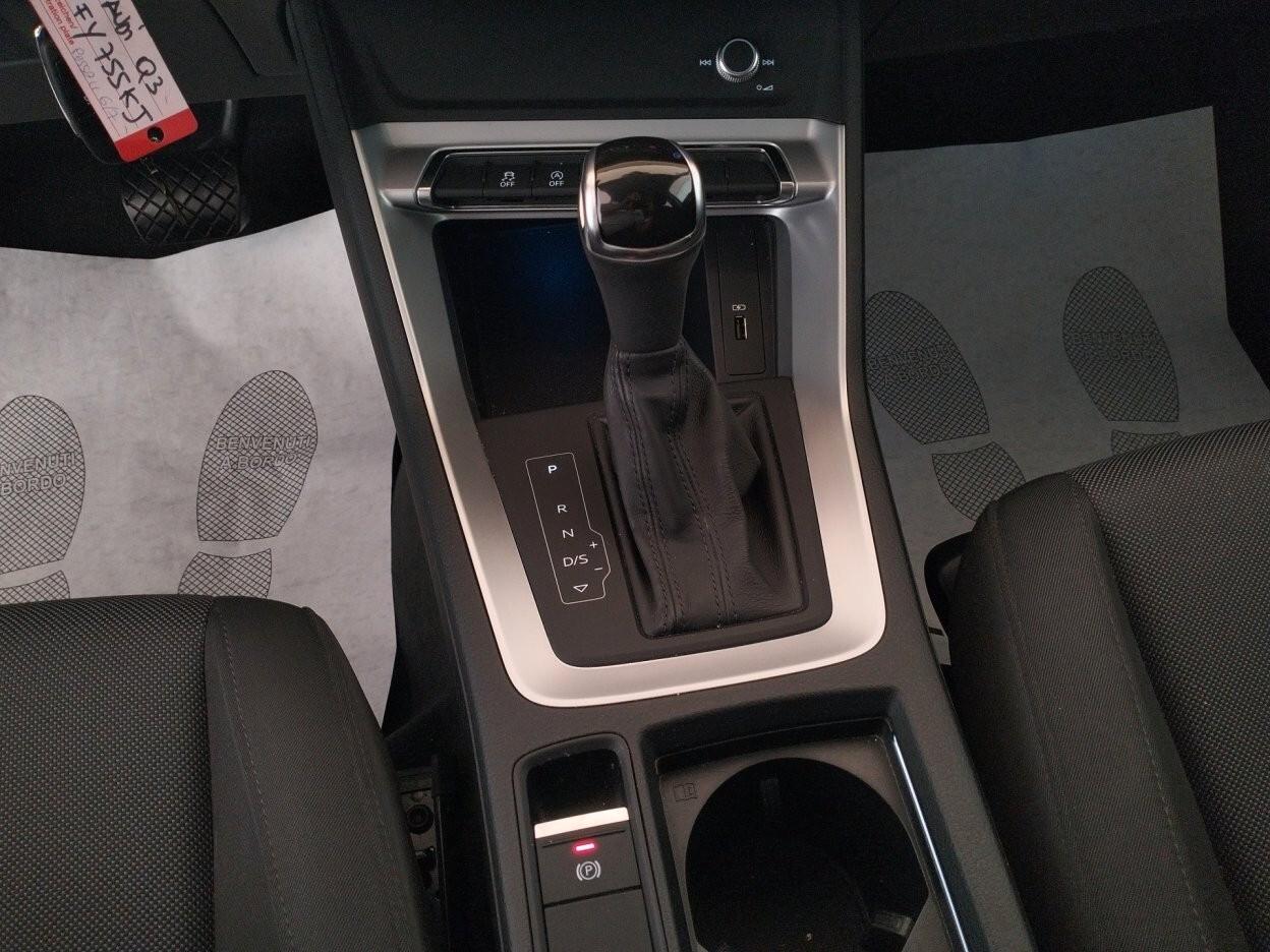 AUDI Q3 35 2.0 tdi Business s-tronic - IVA ESPOSTA