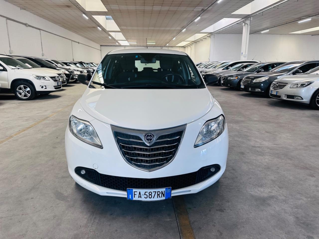 Lancia Ypsilon 1.2 69 CV 5 porte GPL Ecochic Silver