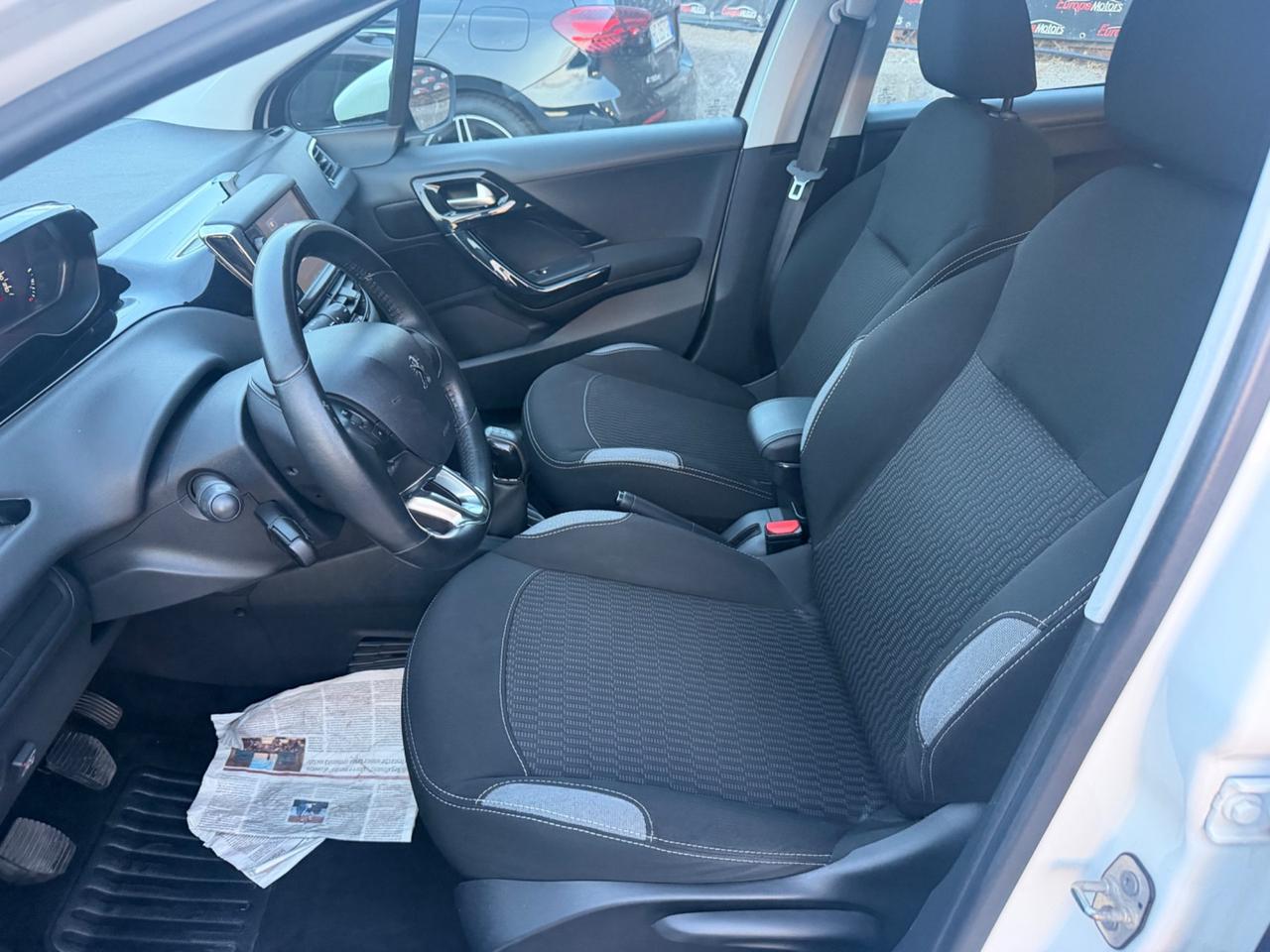 Peugeot 208 PureTech 82 5p. GPL Allure