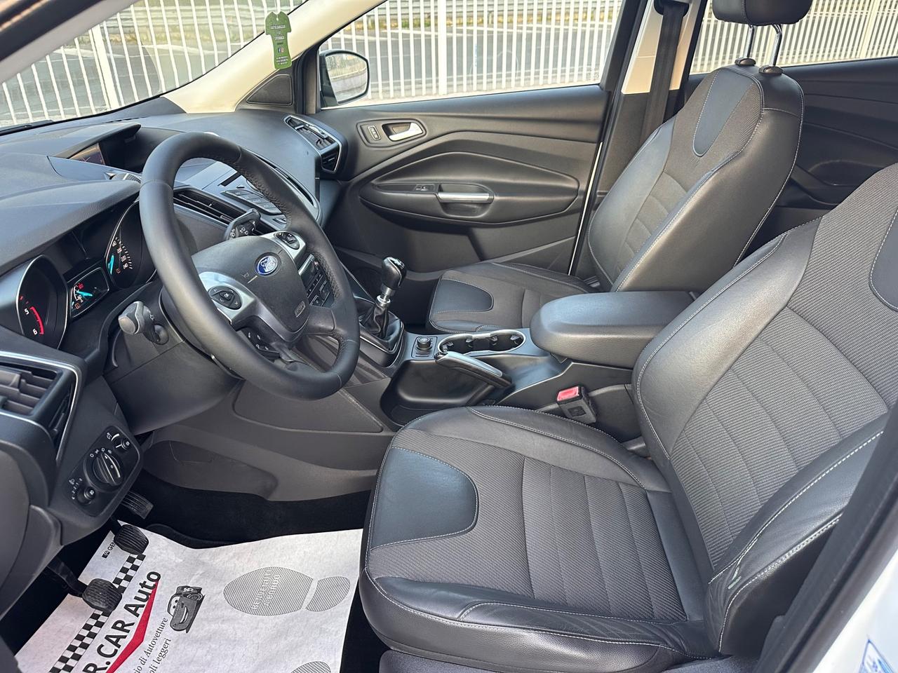 Ford Kuga 2015 2.0 TDCI 150 CV S&S 4WD Titanium