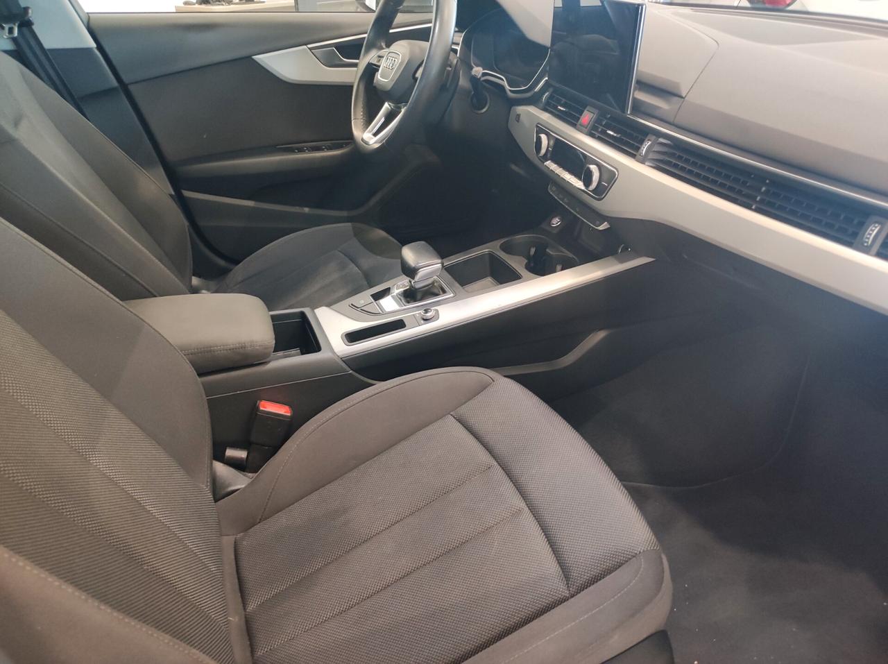 Audi A4 Avant 30 TDI/136 CV S tronic Business Advanced